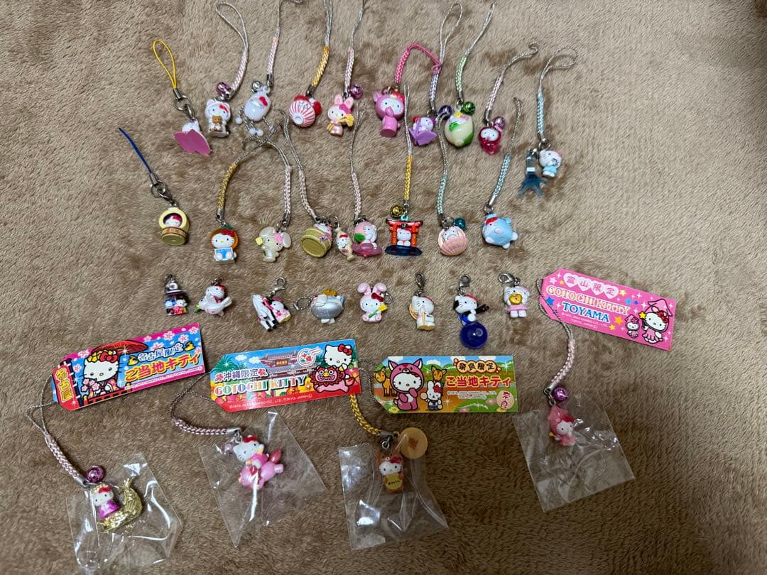 レア有り！ハローキティ　ご当地ストラップ　３１個セット