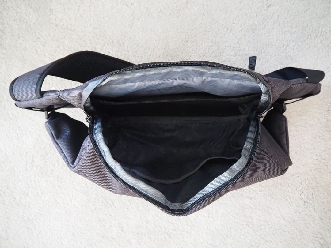 CHROME クローム ダークグレー メッセンジャーバッグ