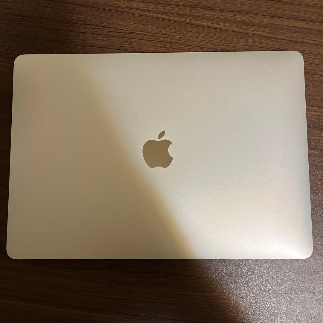 13インチmacbook air 本体　zeroshockパソコンケース付き！