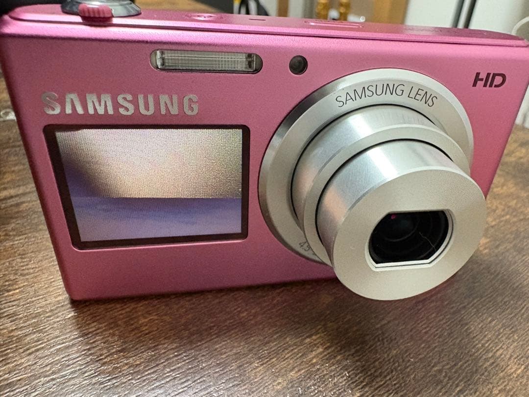 デジタルカメラ　サムスン　DV150F ピンク