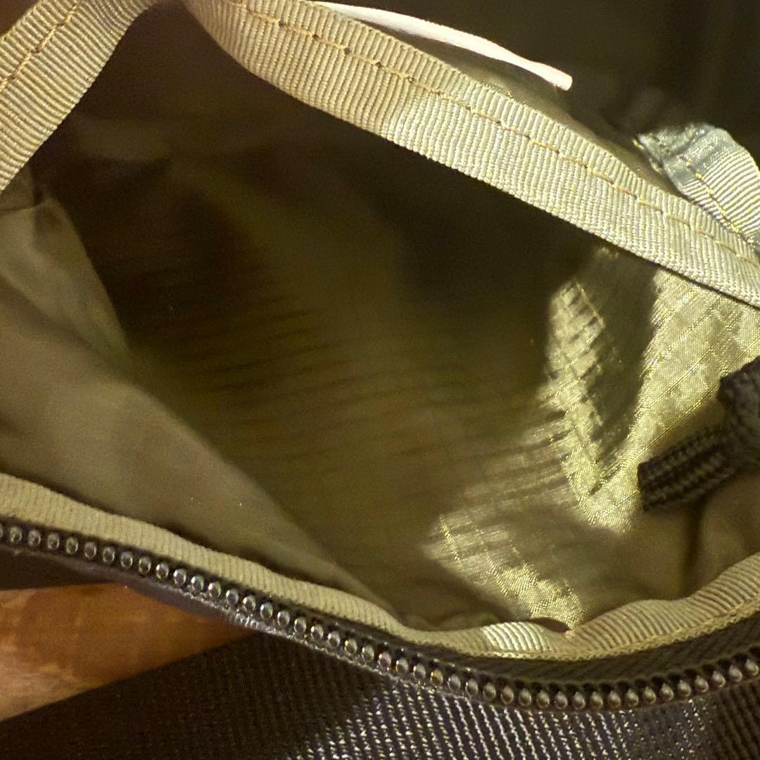 美品　sacaiサカイボディーバッグ　ショルダーバッグ　サカイ