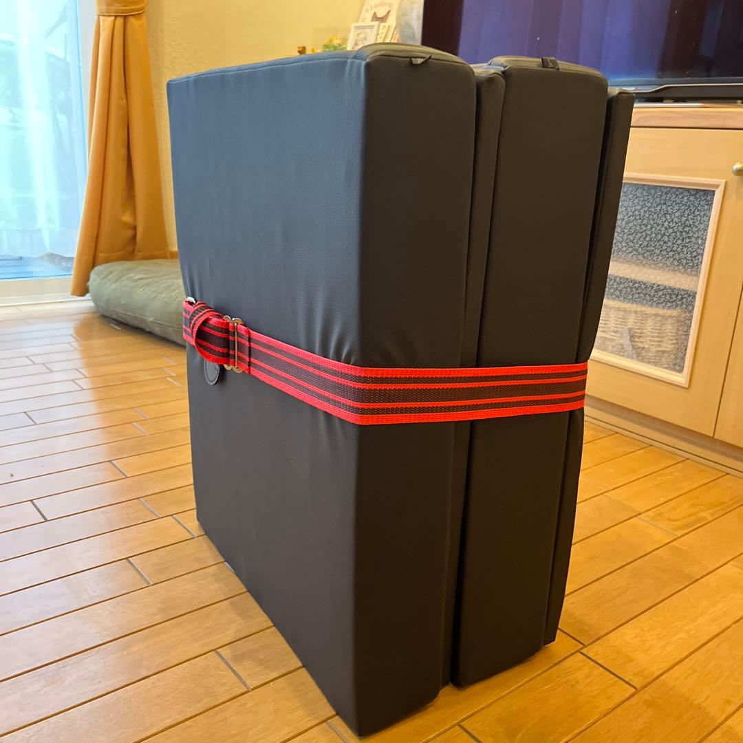 デリカD5用　２.３列シート段差解消クッション