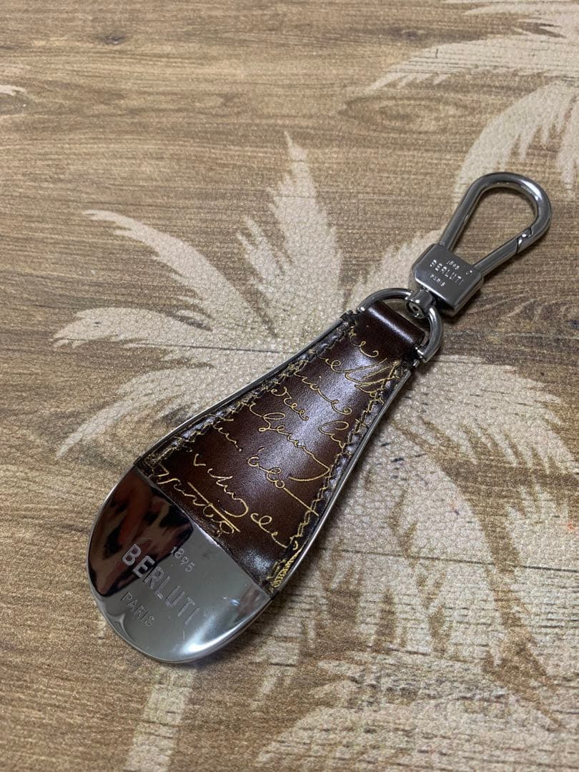美品　ベルルッティ　キーホルダー