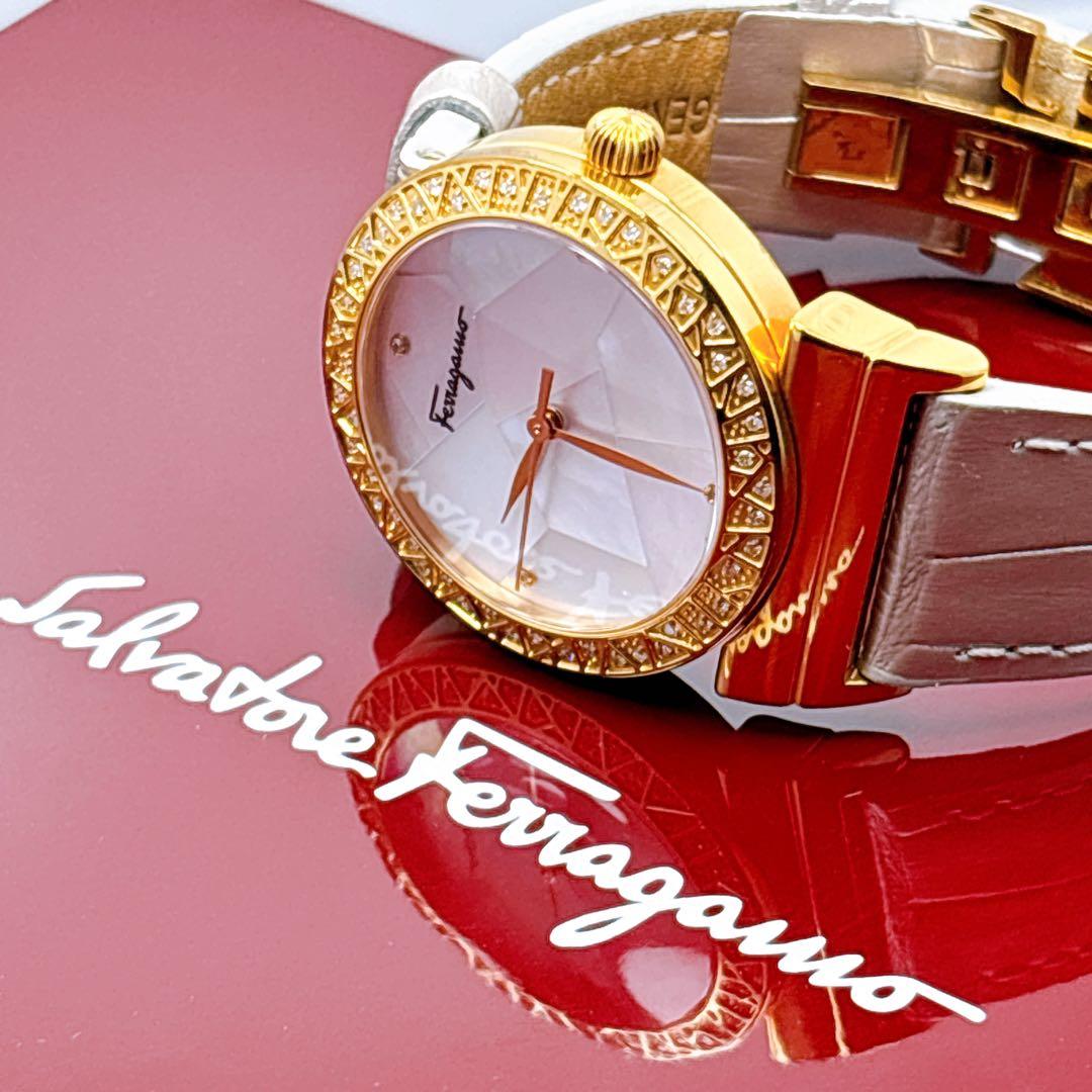 447 サルヴァトーレフェラガモ　シェル　ダイヤベゼル　ラウンド　腕時計