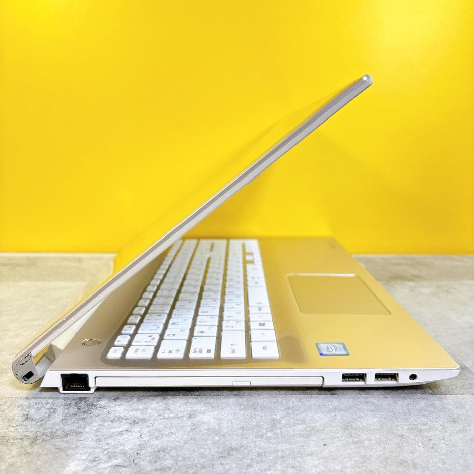 おしゃれなゴールド✨新品SSD搭載で快適✨カメラ付き 薄型 フルHD Win11