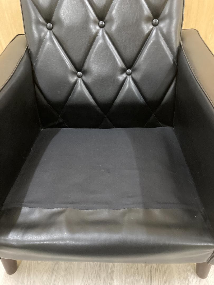 【カリモク】 ロビーチェア　 1人掛け　ソファ 　アームチェア 　黒