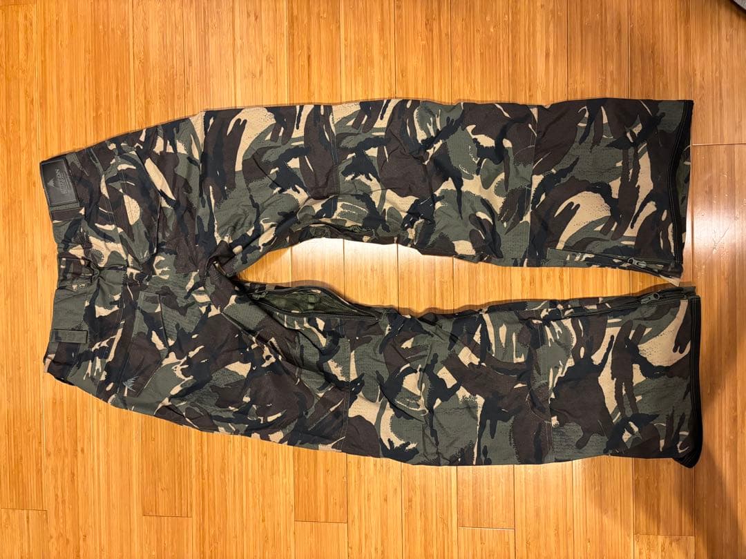 上:QUIKSILVER 下:BURTON スノボウェアセット【1回だけ使用】