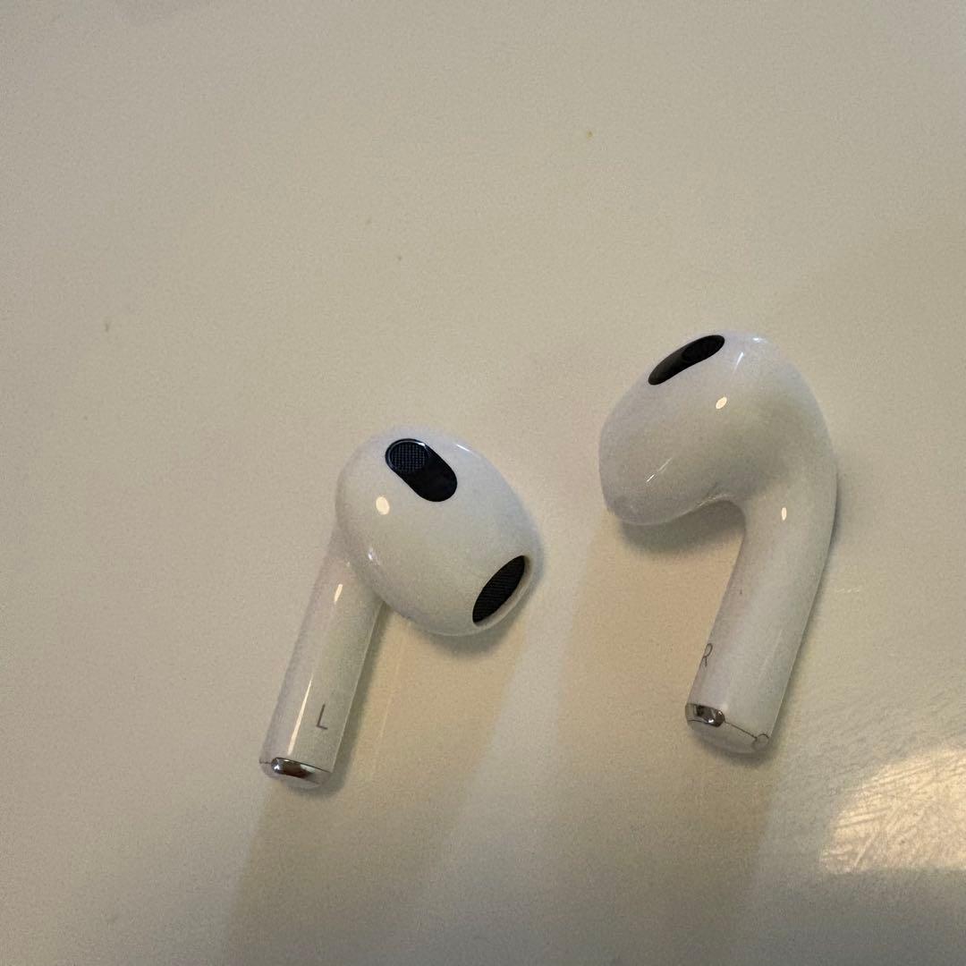AirPods (第3世代) 充電ケース付き