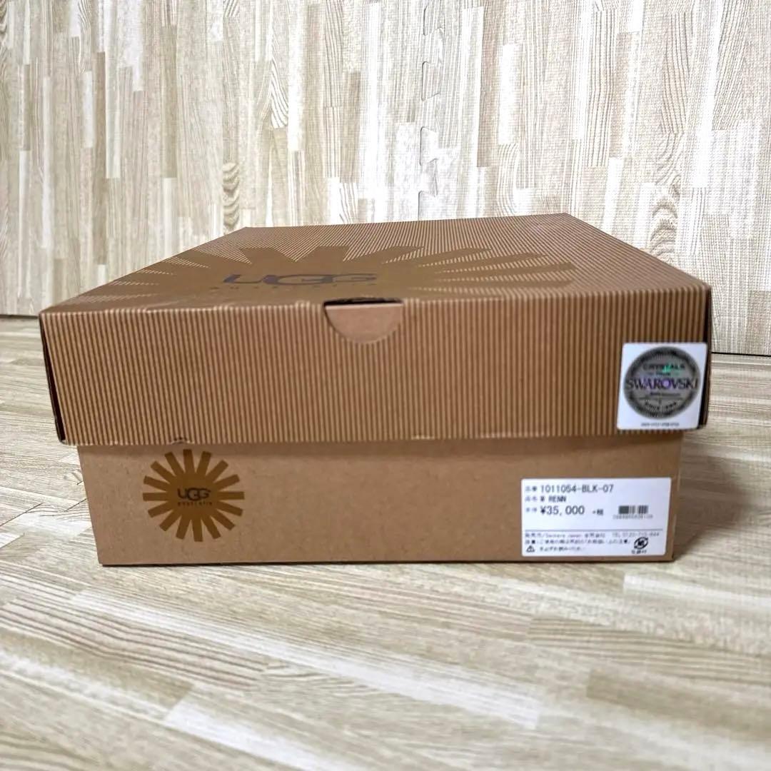 【新品級】UGG アグ　黒ムートンブーツスワロフスキー　◆みかりん◆