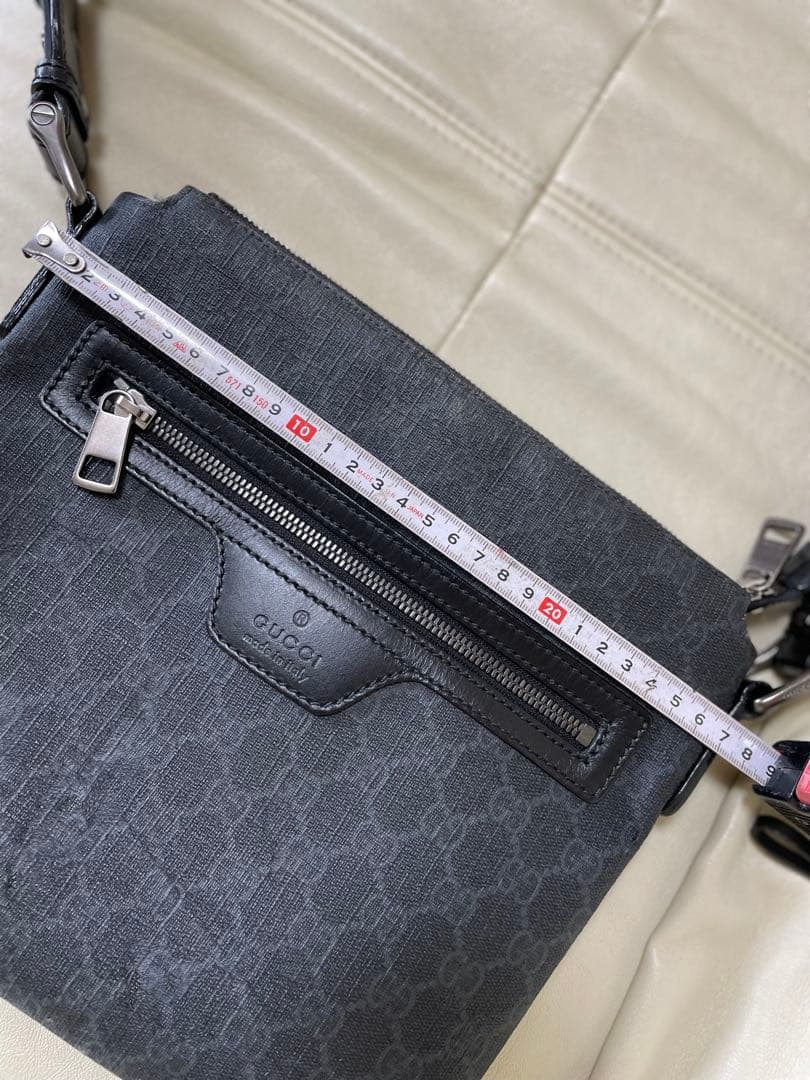 グッチ　メッセンジャーバック