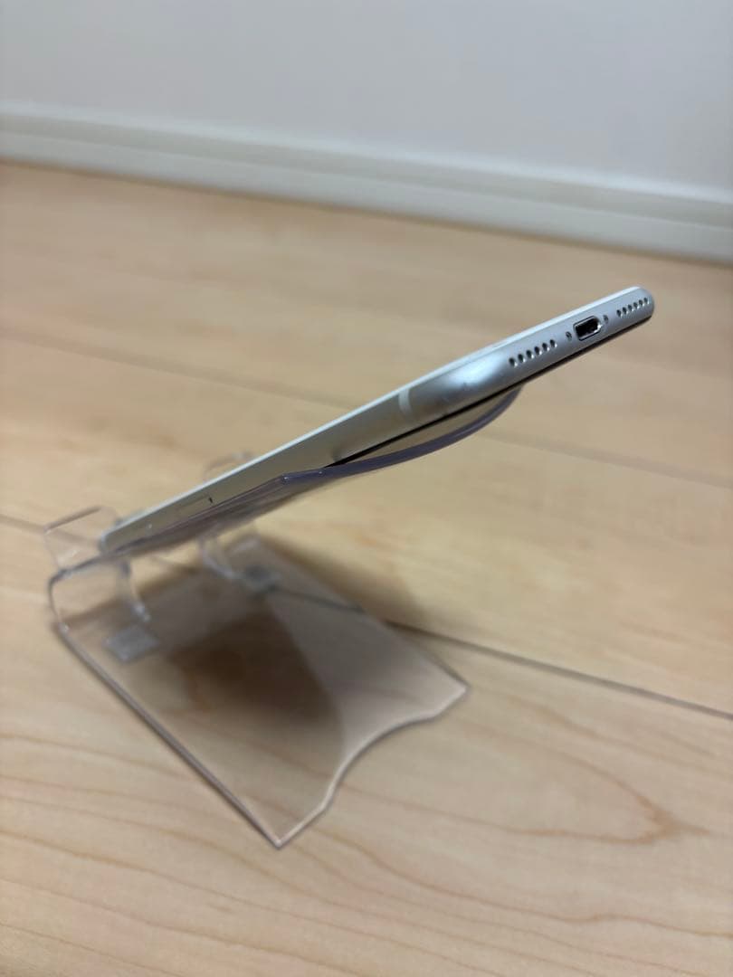 iPhone SE 第2世代 64GB ホワイト SIMフリー