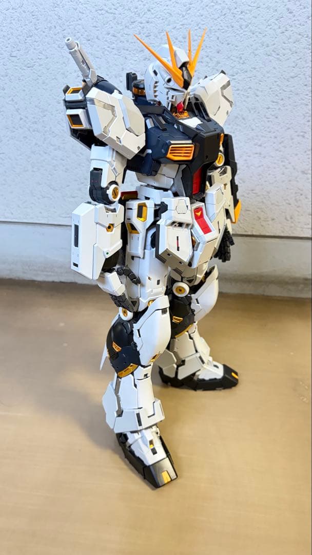 ム*ガ様 PGU 1/60 νガンダム　＋　LEDセット　完成品