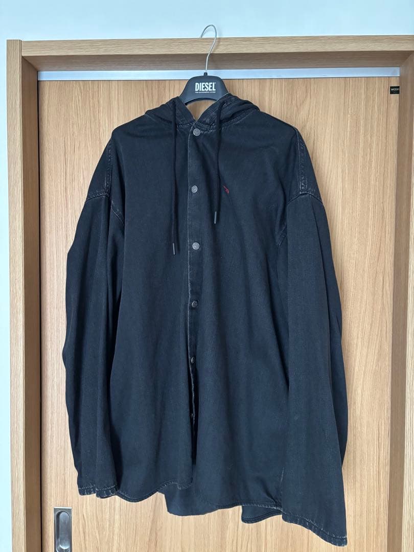 コムドットやまと着用　diesel D-Dewny-Hood