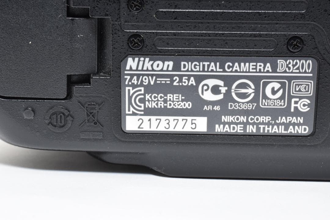 美品 NIKON ニコン D3200 デジタル一眼レフ ボディ H011