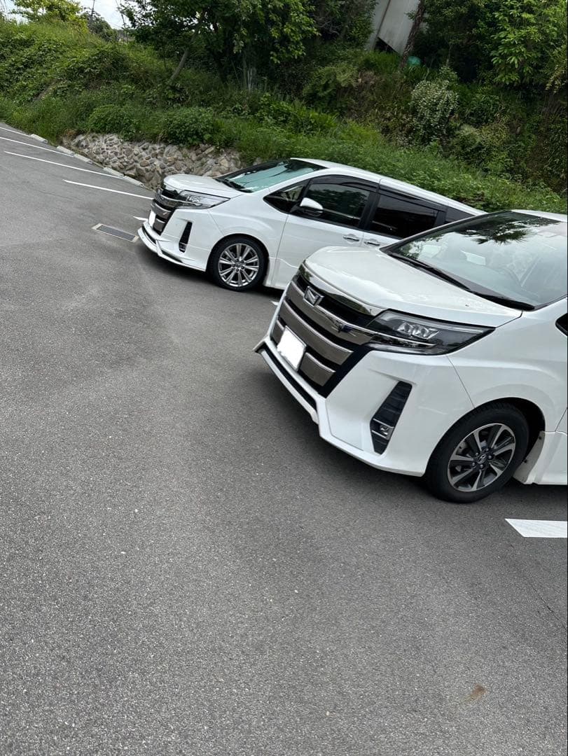 【美品】送料込み　アルヴェル純正ホイール25年製タイヤ　ハイグロス　ノアヴォクシ