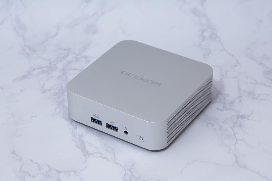 GEEKOM A6 ミニPC（Ryzen7 6800H）
