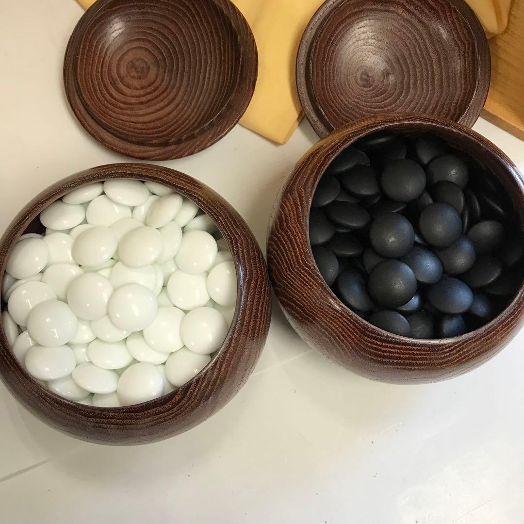 高級　木製　囲碁盤　碁石セット　レトロ　桐蓋つき碁盤　美品　新榧碁盤