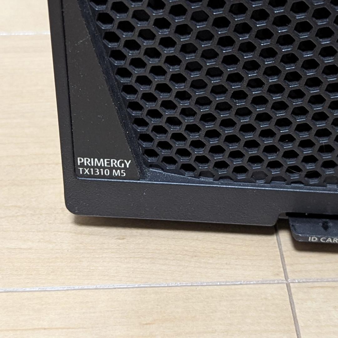 サーバー Fujitsu PRIMERGY TX1310 M5; 8GB; RAID1