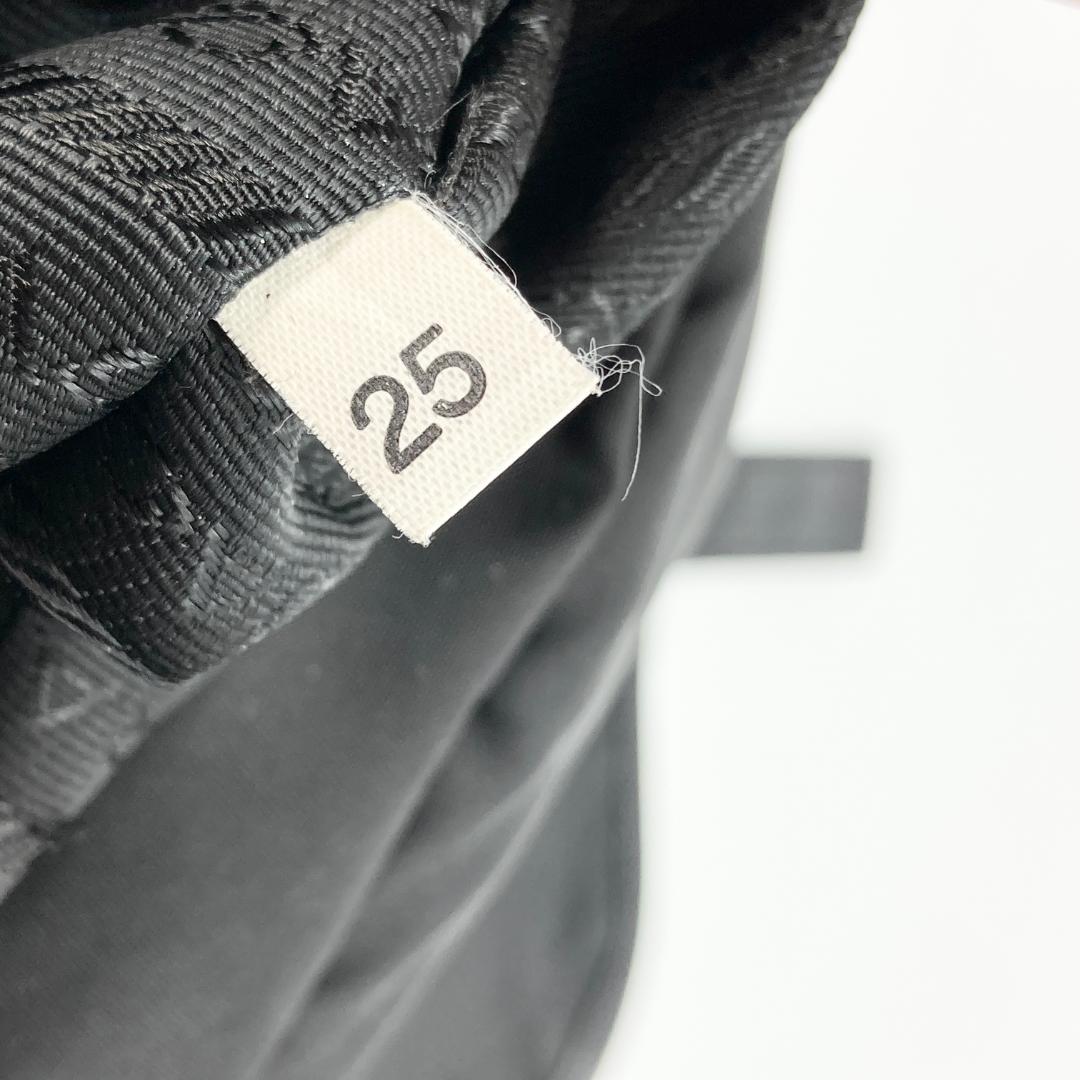 美品 カード付　プラダ　メッセンジャー バッグ　三角ロゴ　ブラック