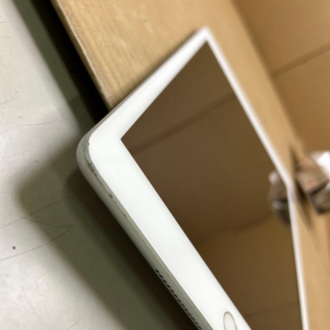 Apple iPad (第７世代) Wi-Fi + Cellular 32GB
