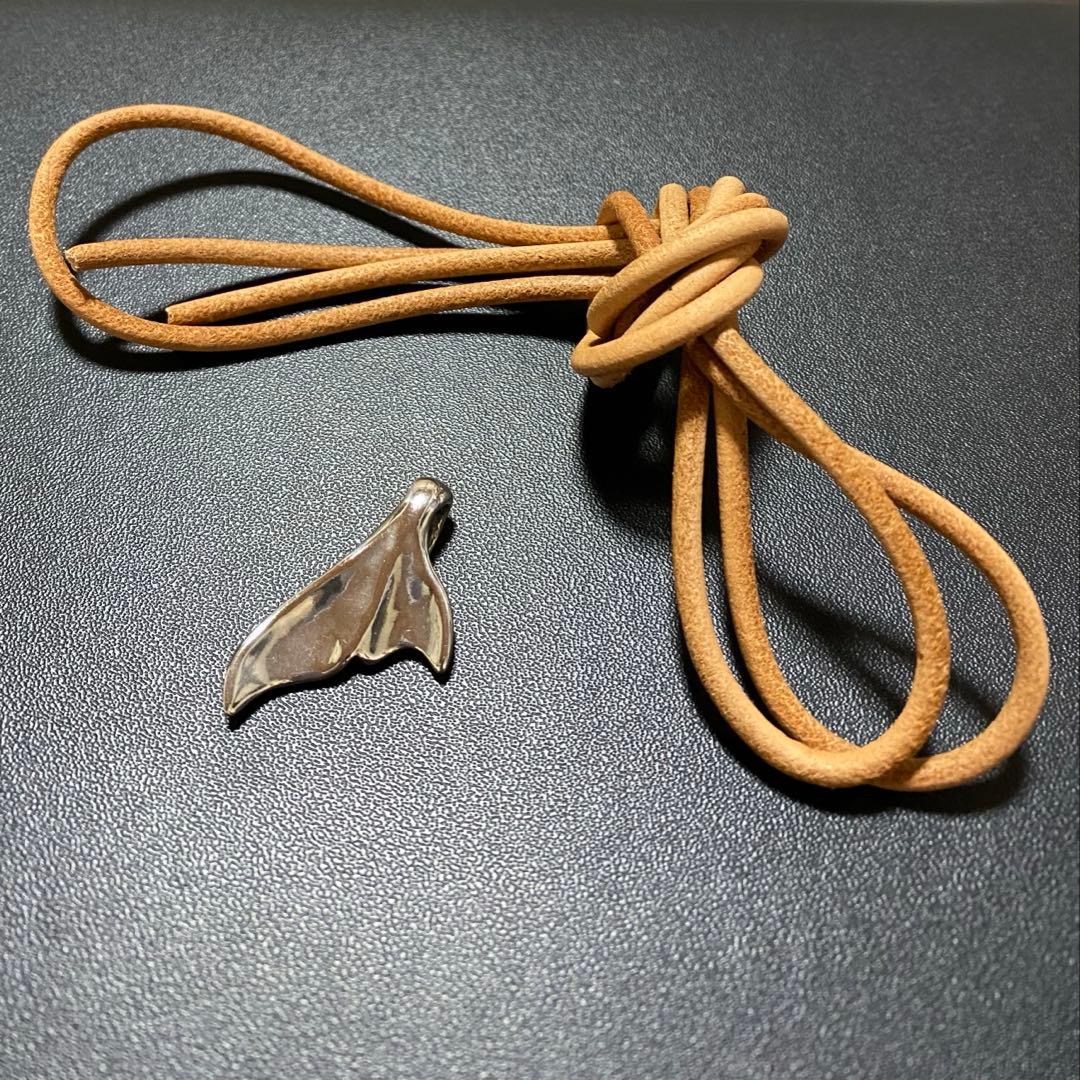 ゲリラセール中　ほぼ未使用品！　ビルウォールレザー　ホエールテール　ペンダント