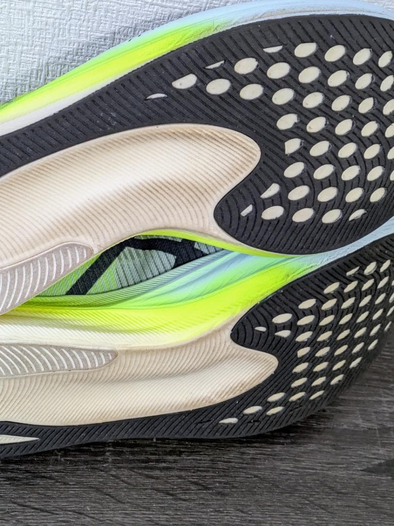 美品 アシックス メタスピードエッジプラス ランニングシューズ 25㎝