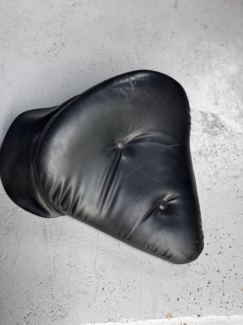 チョッパーシート　シングルシート　ハーレー