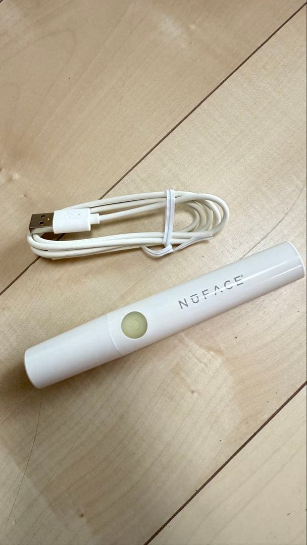NUFACE 美顔器 ホワイト USB充電ケーブル付き