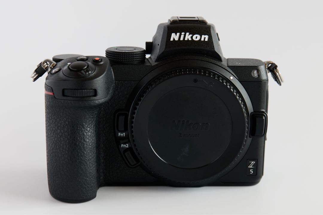 状態良 Nikon Z5 ボディ バッテリー3個