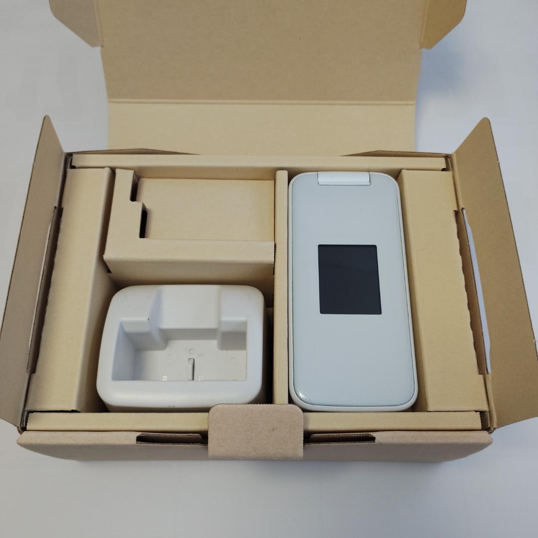 らくらくホン F-41F ホワイト