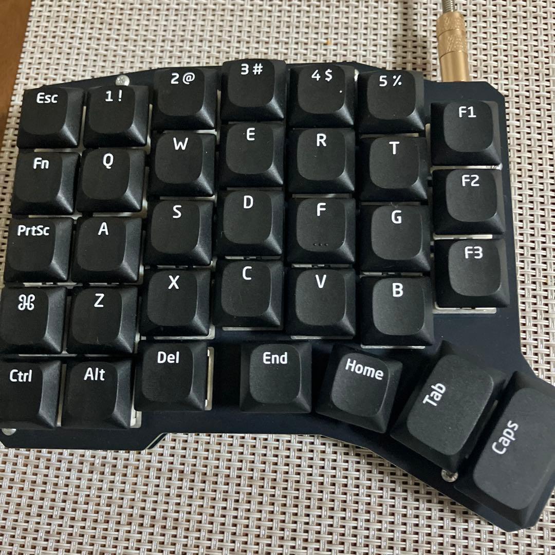 完成品　Ergo68 分割型エルゴノミクスキーボード 本体