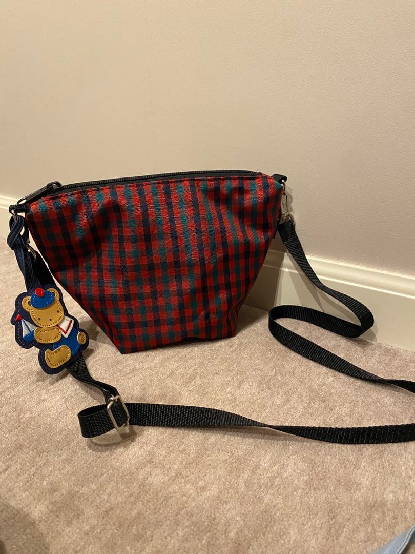 ファミリア　familiar 舟型ショルダー