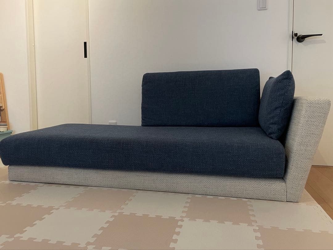 ダークブルー グレー カウチソファ