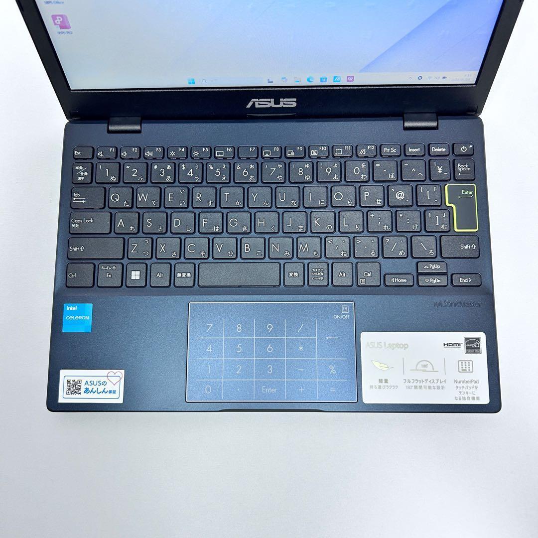【美品】レアカラー｜ASUS ｜テンキー付きタッチパッド ｜2024年製｜SSD