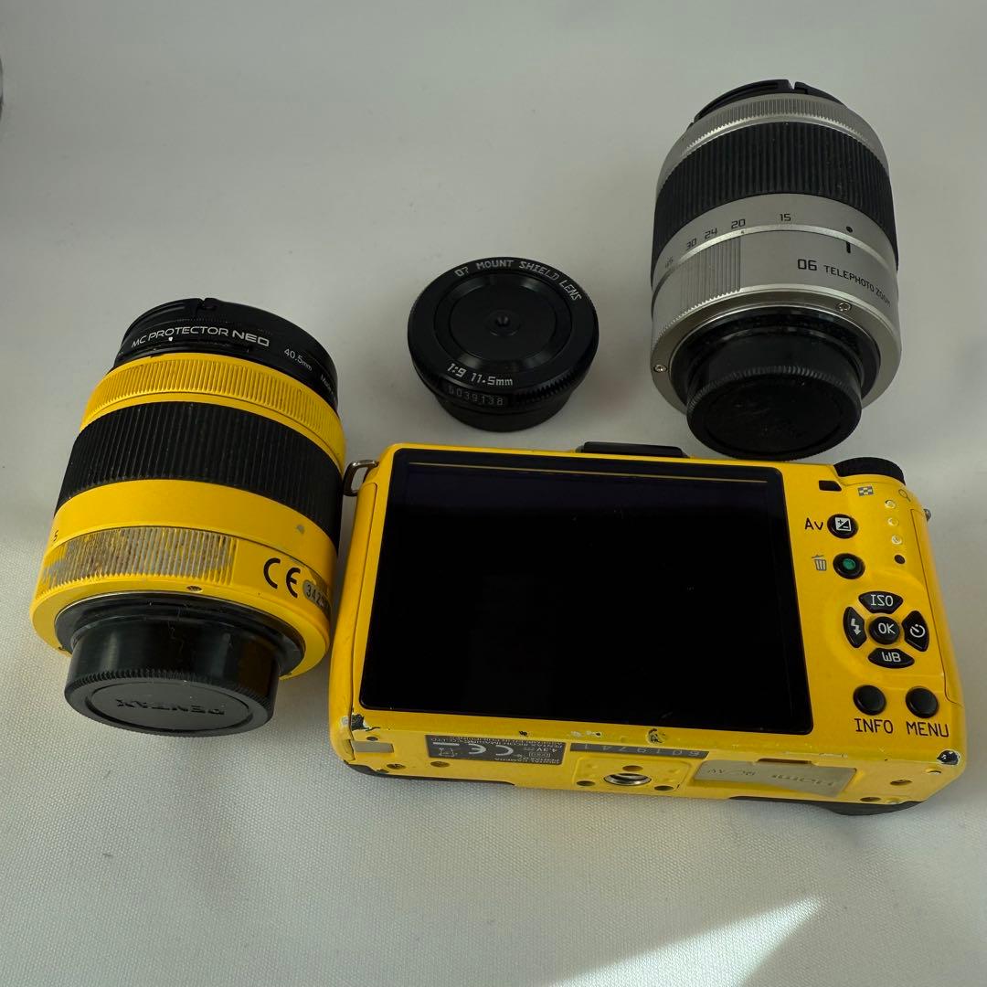 可愛らしいデジタル一眼カメラ「PENTAX Q7」イエロー　ズームレンズキット
