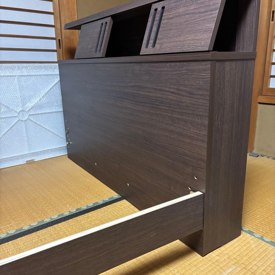 セミダブルベッドフレーム(コンセント・ライト付き)