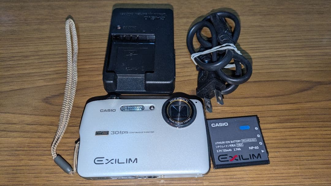 CASIO EXILIM EX-FS10 美品　充電器付