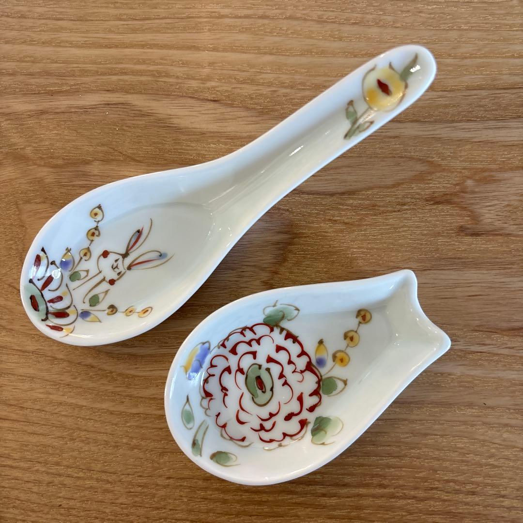 空萌工房★波佐見焼★ウサギと花のデザイン 陶器製レンゲ 4個セット