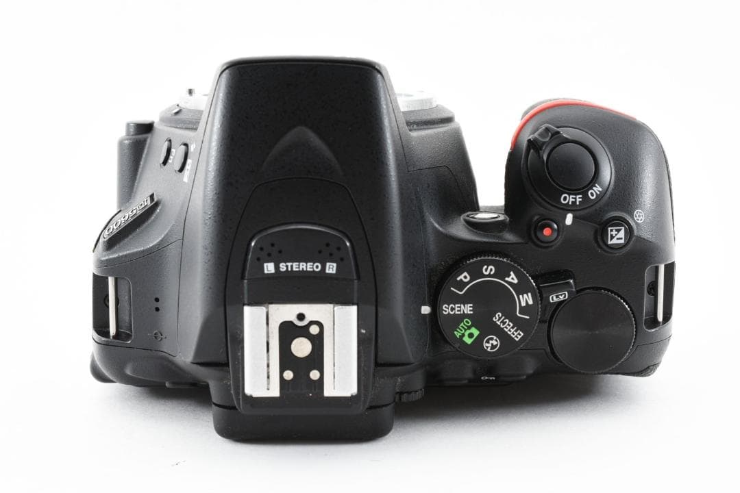 Nikon D5600 デジタルカメラボディー（付属品あり）
