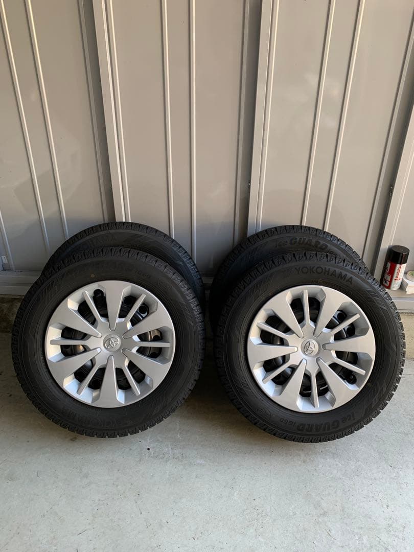 トヨタヤリス用　スタッドレス＆スチールホイール(新品ホイールキャップ付)