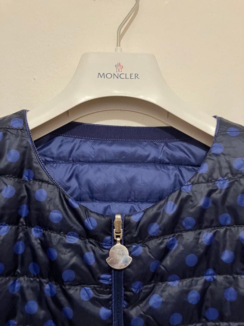 Moncler モンクレール　リバーシブルライトダウンジャケット　ブルーX黒