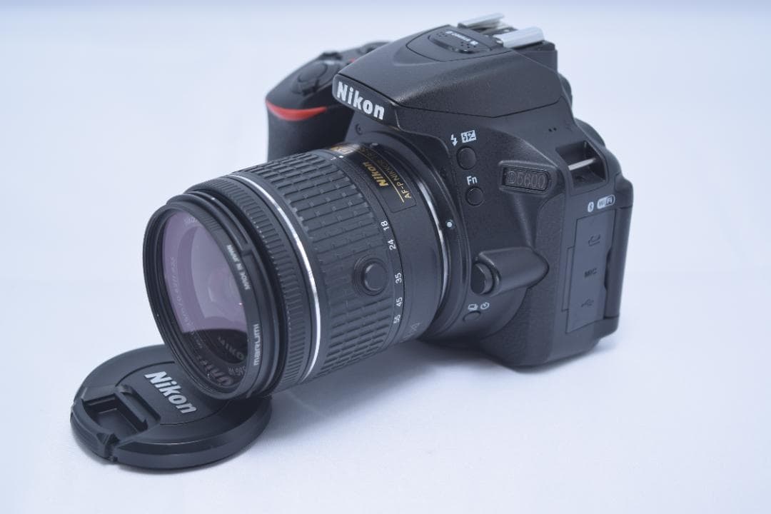 ショット数1700枚！スマホ転送機能付き！Nikon D5600⭐シリーズ最新