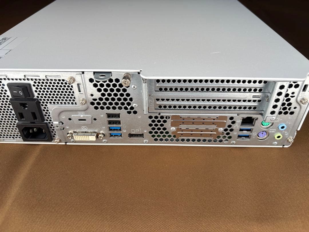 富士通 ESPRIMO 第8世代i3 メモリ16G SSD＋HDD Win11