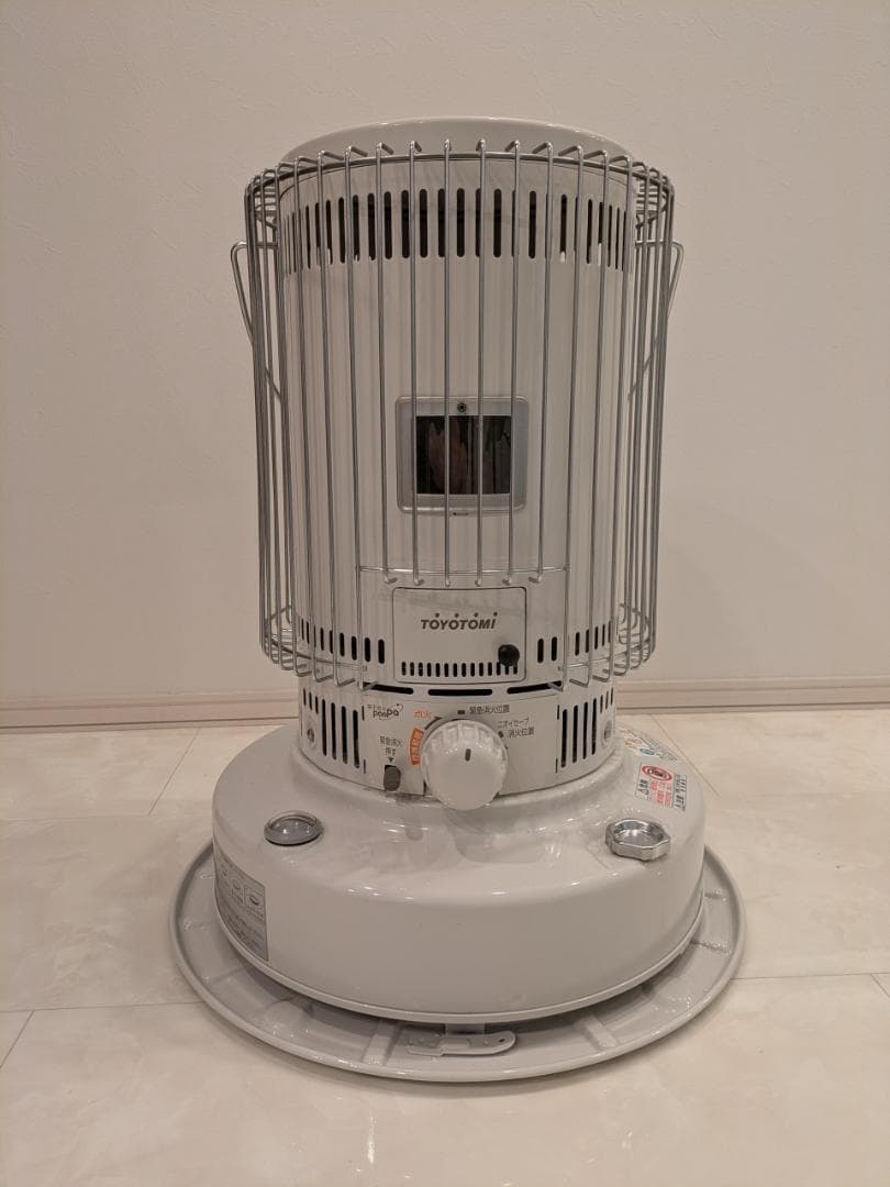 トヨトミ KS-67H 対流形石油ストーブ WTホワイト別注色2024年新品購入