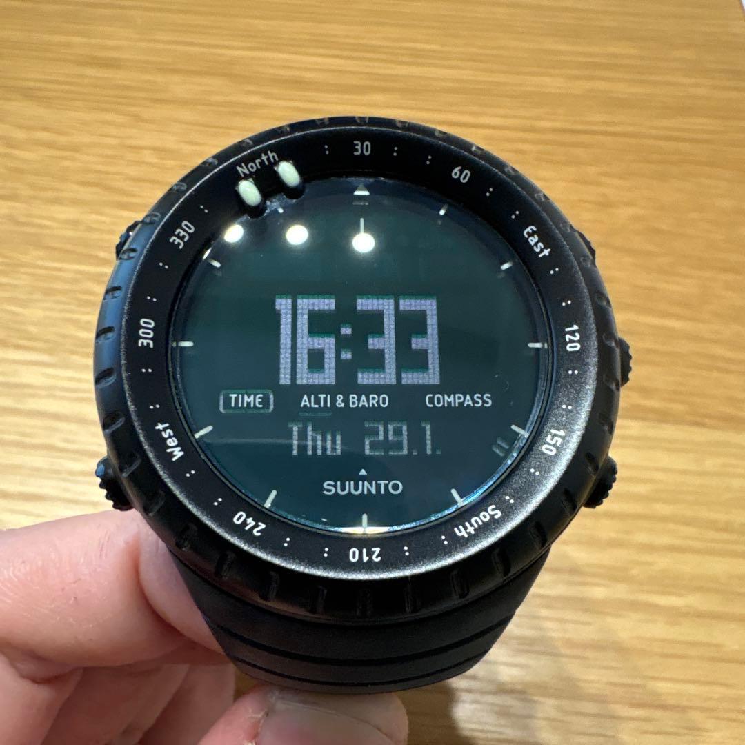 美品SUUNTO CORE ブラック デジタル腕時計
