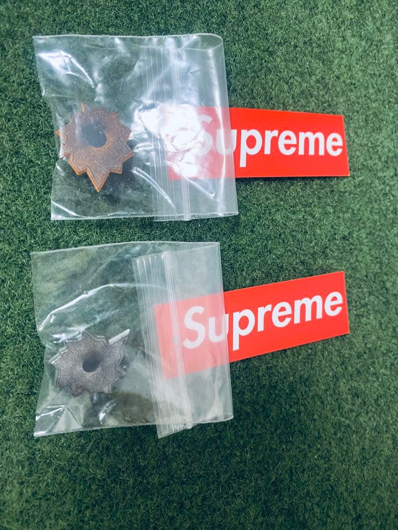 G*o様 Nate Lowman/Supreme Bullet Hole Pin