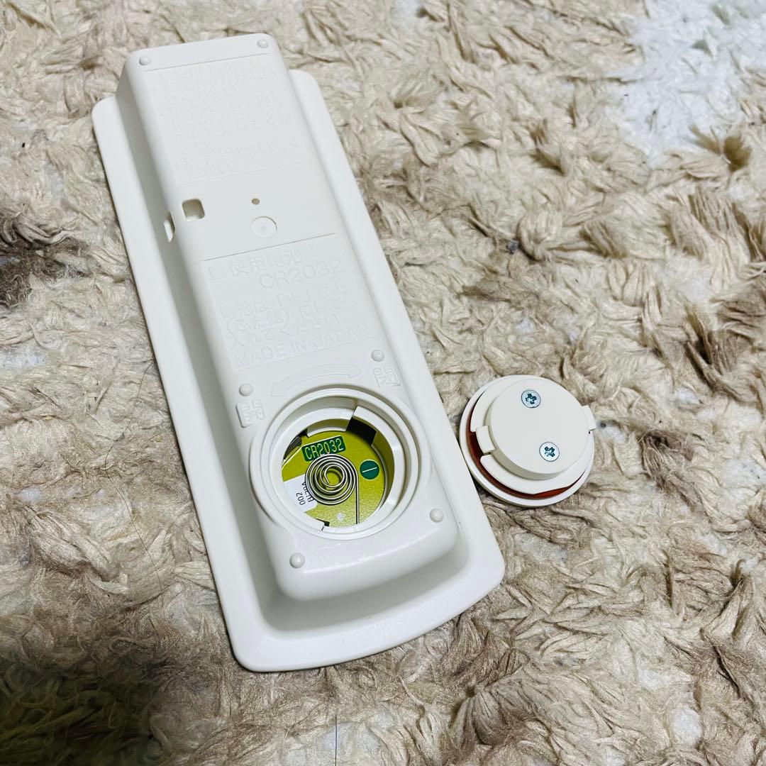 コロナ 壁掛型遠赤外線暖房機「ウォールヒート」 CORONA CHK-C126A