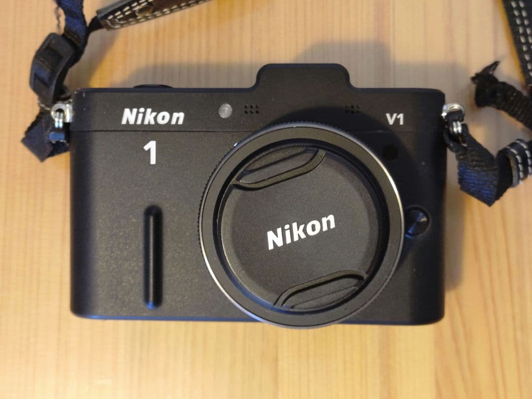 Nikon 1 V1 デジタルカメラ 10mmレンズ付き