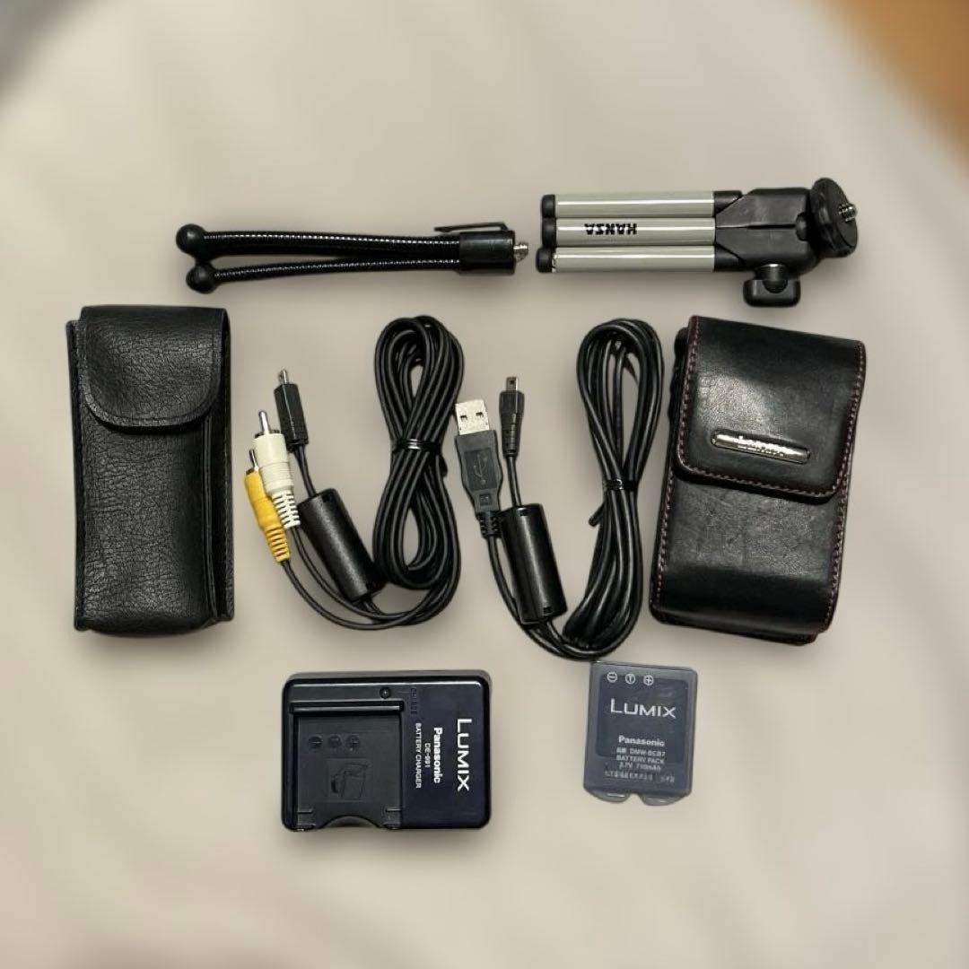 PanasonicLUMIXのデジタルカメラと周辺機器のまとめ売りセット