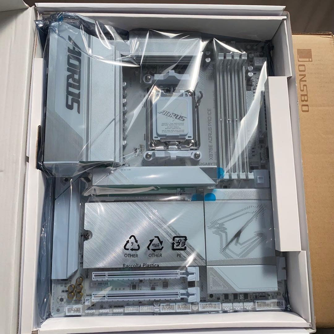 X870E AORUS PRO ICE ゲーミングマザーボード